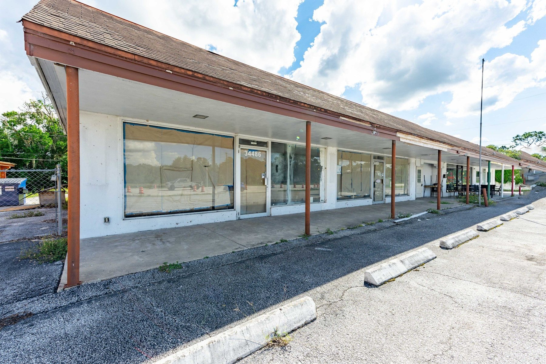 Closer view of 34480 storefront